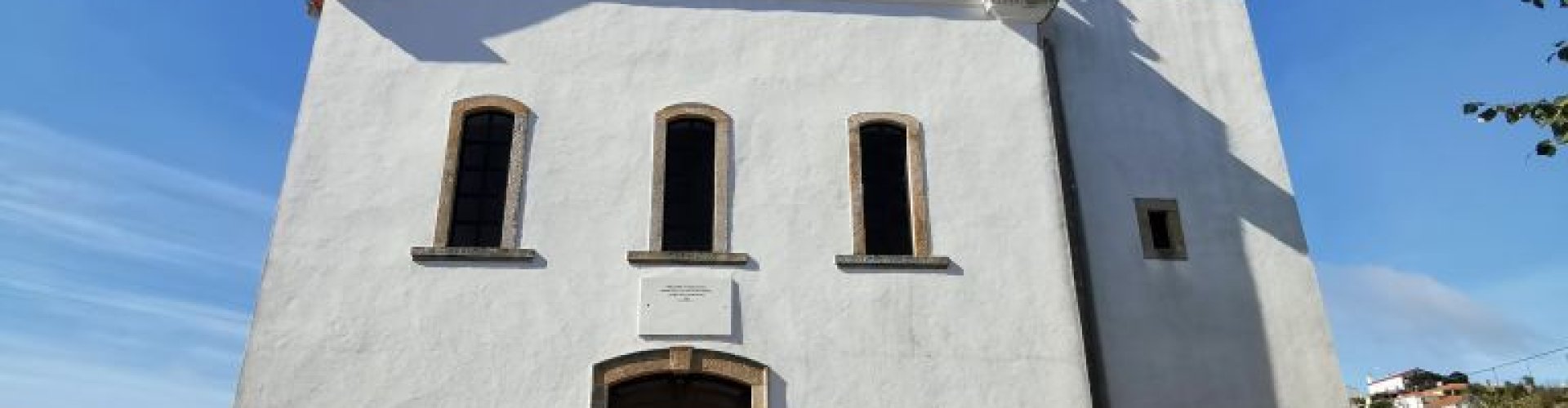 Sunset over Madeirã cityscape